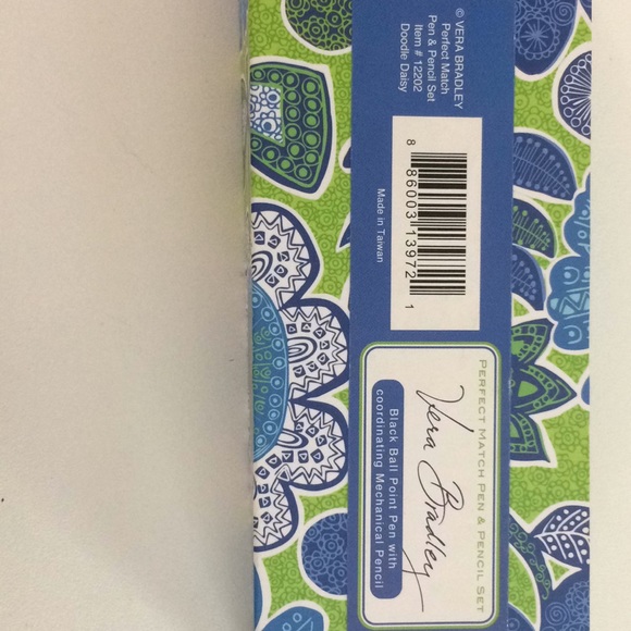 VERA BRADLEY - Picture 3 of 3